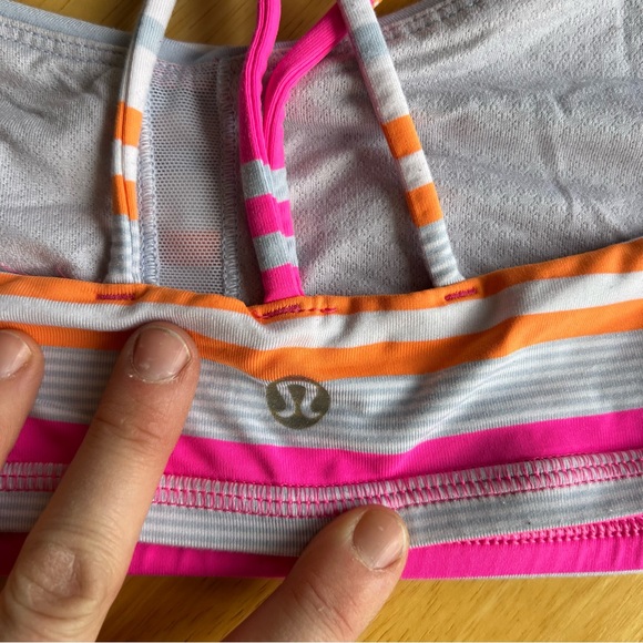 Lululemon sport bra size 8 - Picture 2 of 3